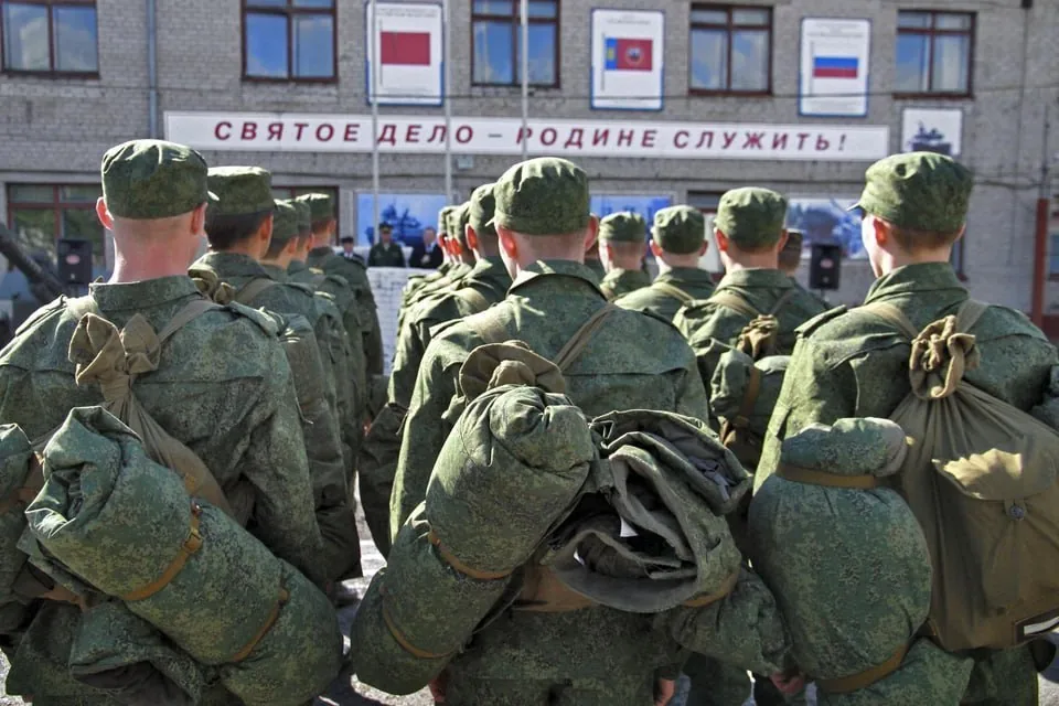 Студентам из семей участников СВО в Ростовской области назначили дополнительную стипендию.