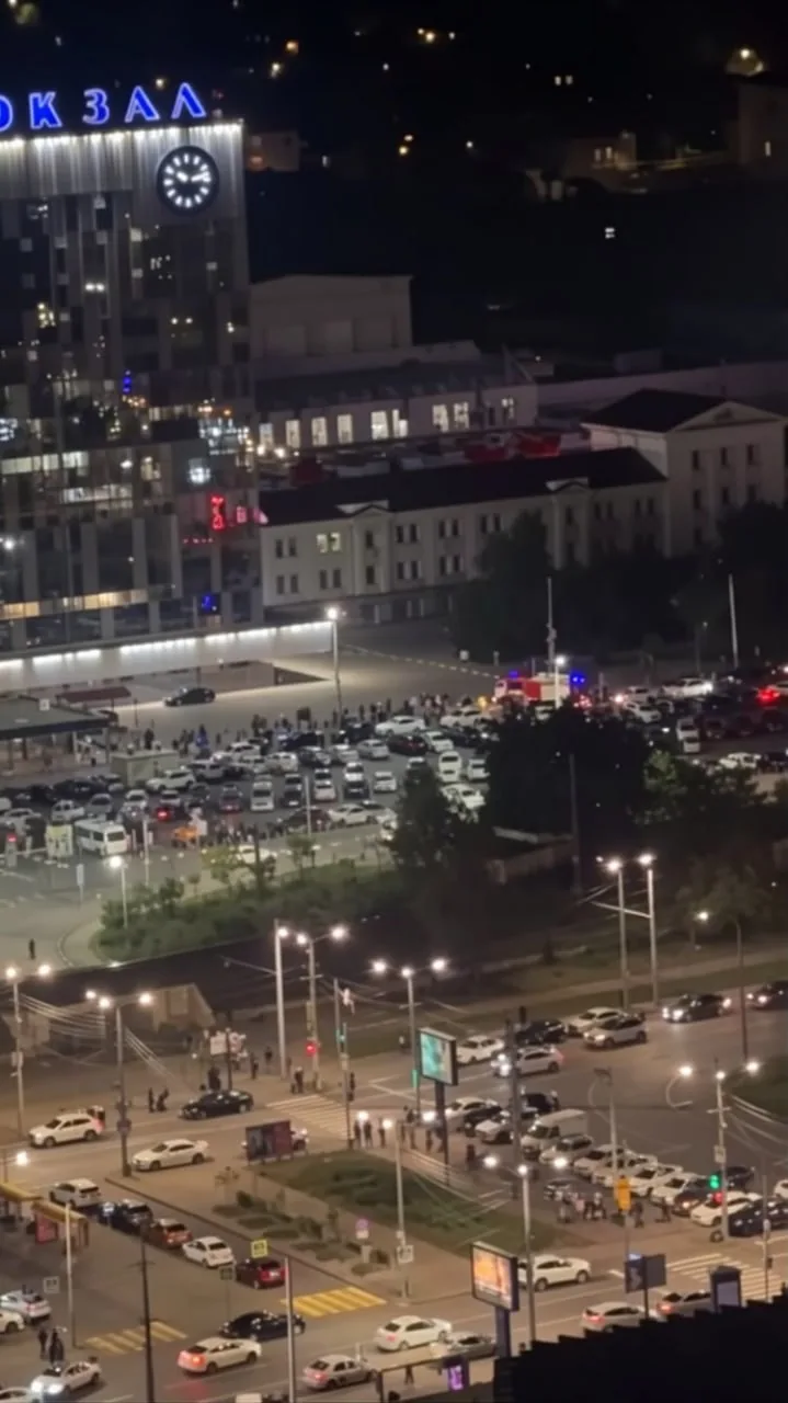 На вокзале «Ростов-Главный» из-за пожара эвакуировали 300 человек.