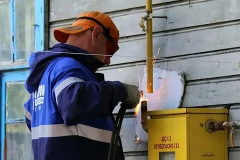 Долг жителей Ростовской области за газ приблизился к 900 млн рублей — почти 16 тысяч абонентов уже предупредили о возможном ограничении подачи топлива.