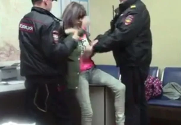 24-летняя девушка перевела себе 6 тысяч рублей с телефона бывшего возлюбленного в Ростове — теперь ей грозит до шести лет колонии.