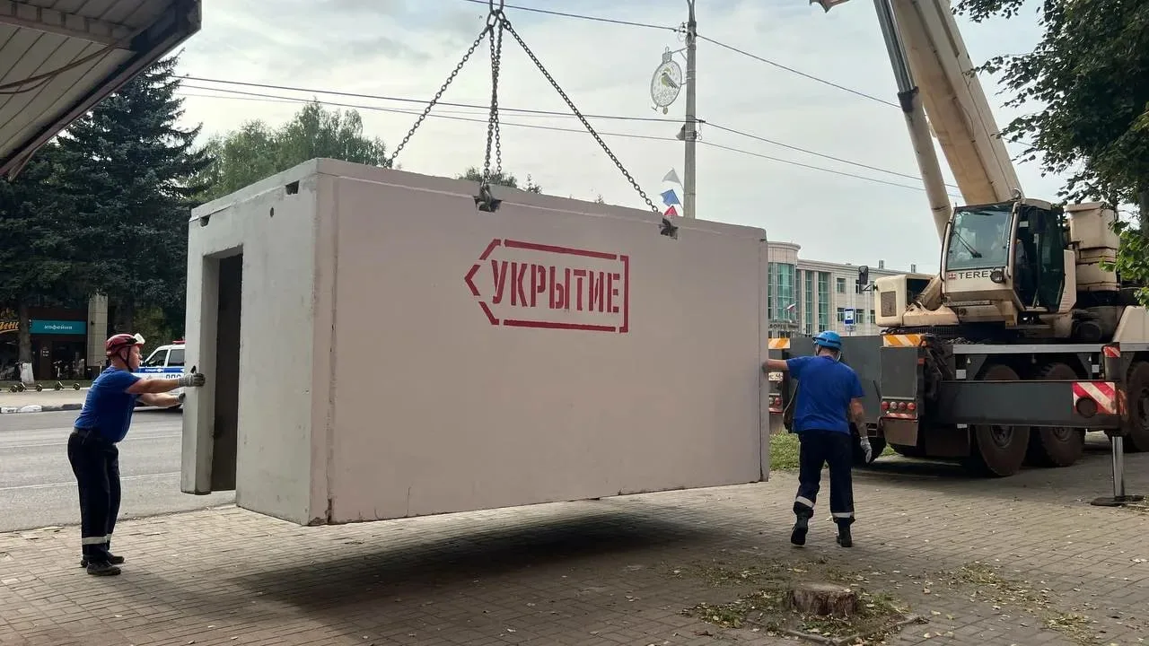 Железобетонные укрытия хотят поставить в Таганроге после регулярных атак БПЛА — в первую очередь места ищут в частном секторе.