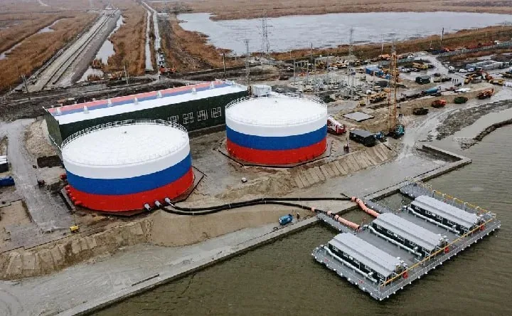 517 млн рублей могли похитить при строительстве водовода Дон — Донбасс — в Ростове начали судить трёх фигурантов, двоих отправили в СИЗО, ещё одного под домашний арест.