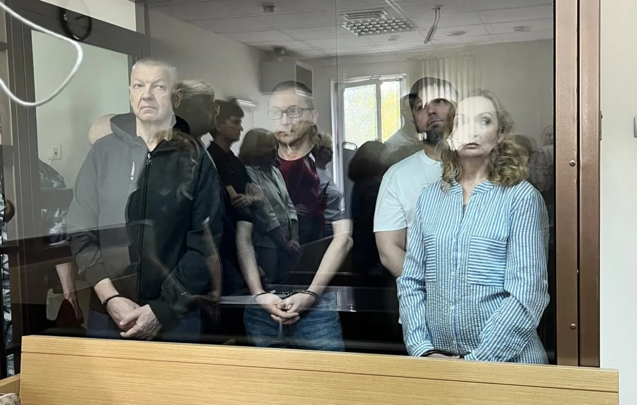 Основателей ростовского концерна «Покровский» заочно приговорили к 24 годам колонии каждого за рейдерство и другие преступления — обоих разыскивают с 2021 года.