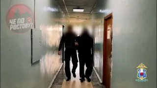 Двое мужчин представились силовиками, затолкали ростовчанина в машину и потребовали 50 тысяч рублей под угрозой уголовного преследования — подозреваемых задержала полиция.