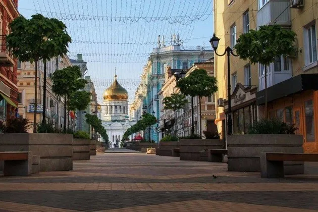 В Ростове с 16 ноября 2026 года по 26 января 2027 года ограничат движение по северной стороне улицы Московской — на участке от проспекта Ворошиловского до проспекта Будённовского из-за ремонта подземных коммуникаций, в том числе водопровода.