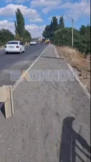 Жительница слободы Родионово-Несветайской просит продолжить тротуар у трассы Ростов — Новошахтинск до улицы Сосновой — после ремонта пешеходам приходится идти по обочине рядом с автомобилями.