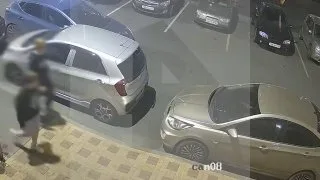 В Ростове-на-Дону подросток утром въехал в припаркованные во дворе машины в микрорайоне Суворовский, после чего двое парней выбежали из автомобиля и скрылись.