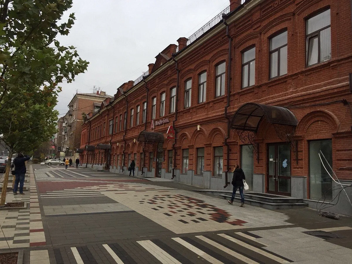 В центре Ростова готовят к сносу здание фабрики бывшего крестьянина Григория Емельянова, где к 1910 году работали 75 человек и выпускали конные повозки.